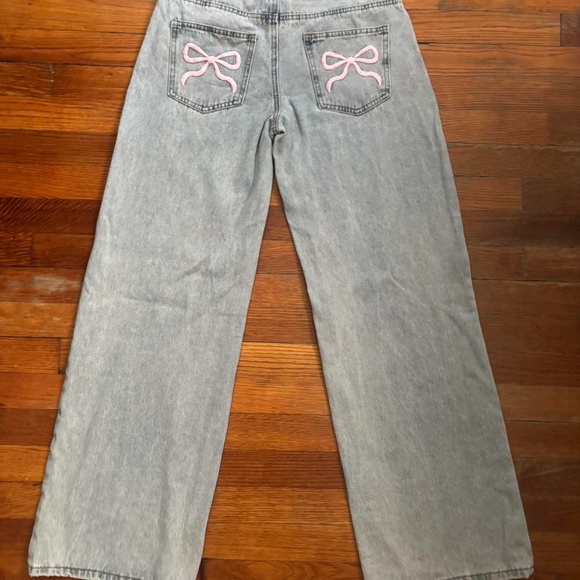 Edikted Jeans - Picture 1 of 3